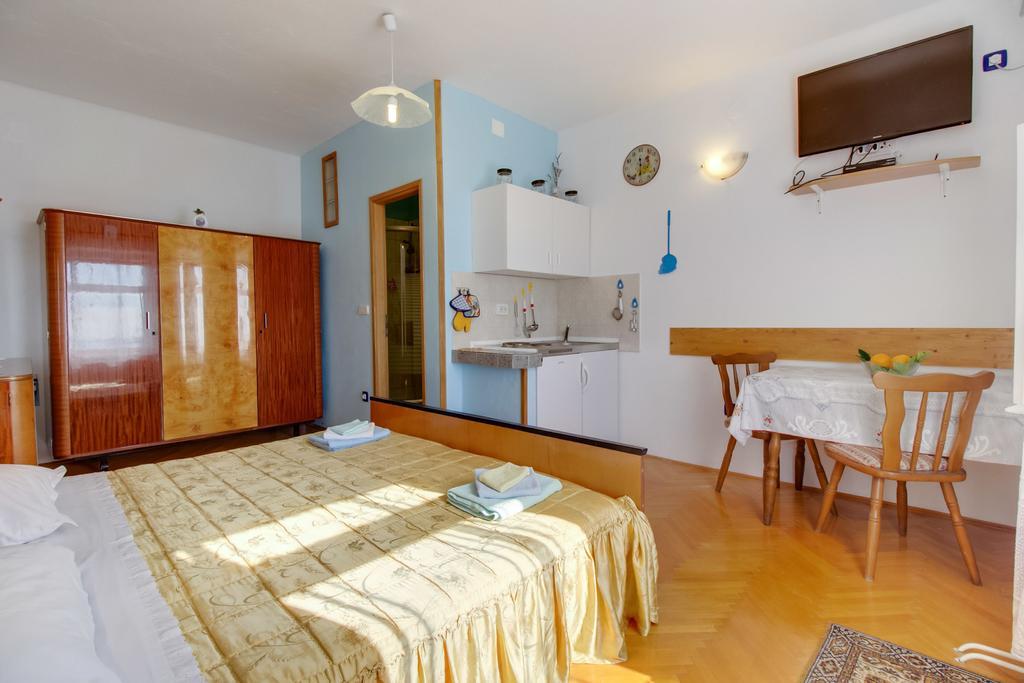 Apartment Agava Miholascica Bagian luar foto