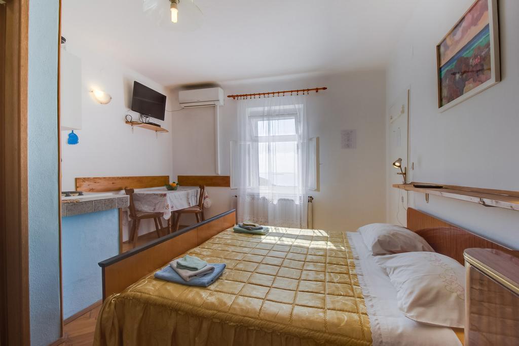Apartment Agava Miholascica Bagian luar foto